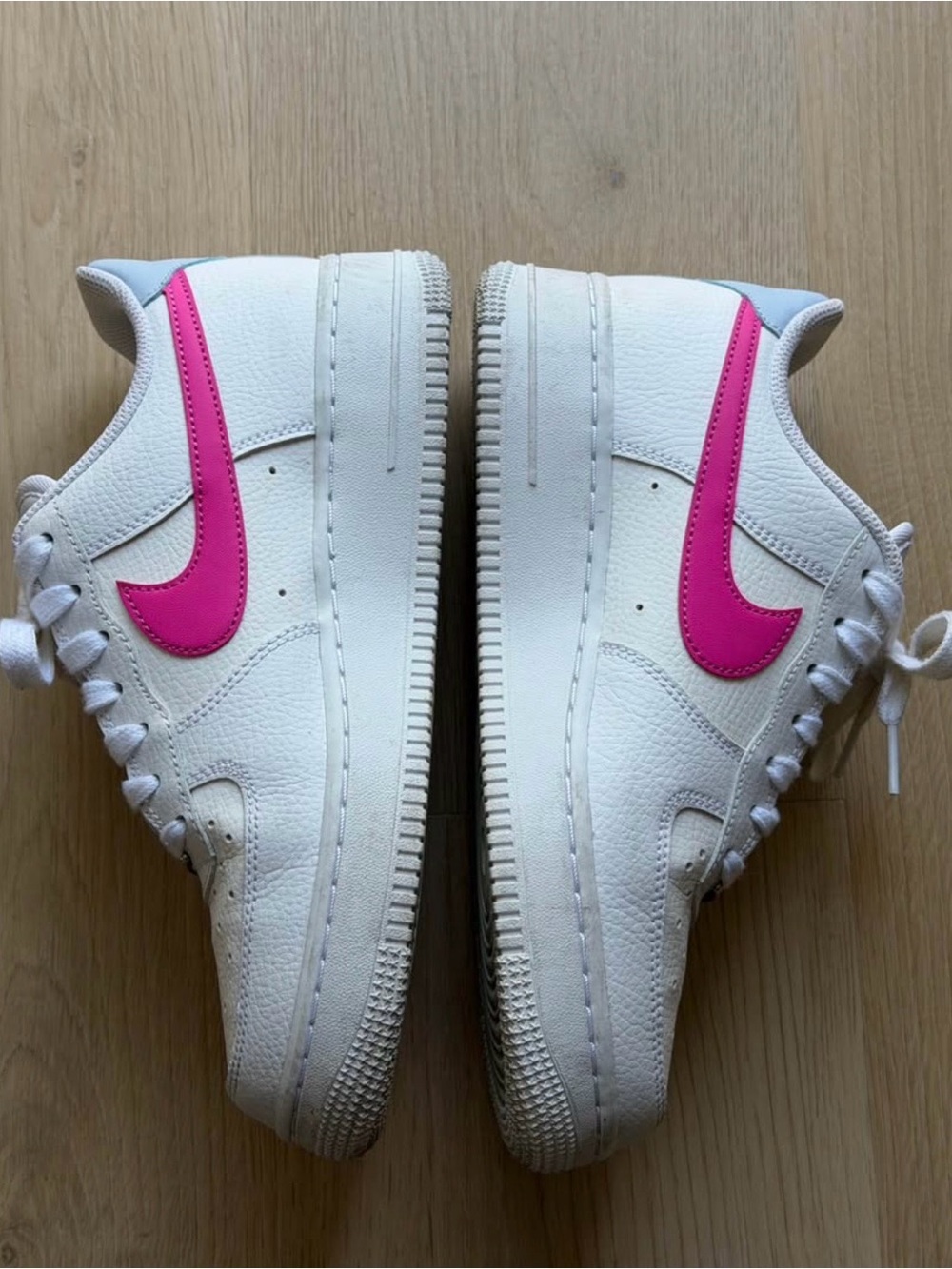 Nike AF1 White Sneakers with Pink Logo Detail - Picture 2 of 6